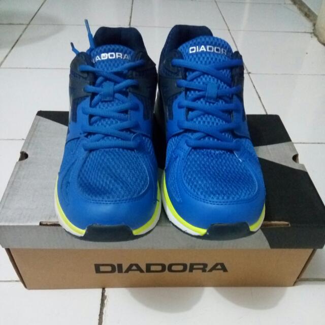Sepatu Running Diadora Original Size 42 New Fesyen Pria Sepatu Di Carousell
