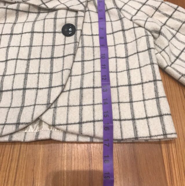 Winter jacket (Category: Coats, Jackets and Outerwear) located in Johor Bahru. Submitted by laluna129 (Listing ID 141371553, Image 3). Description: .