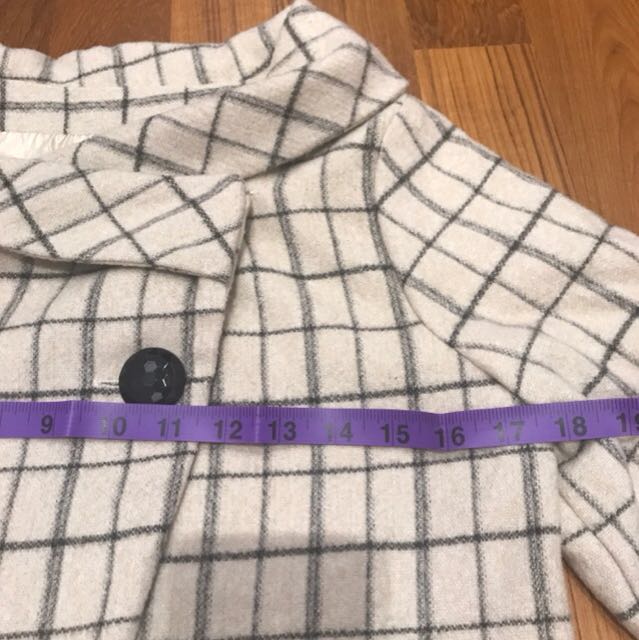 Winter jacket (Category: Coats, Jackets and Outerwear) located in Johor Bahru. Submitted by laluna129 (Listing ID 141371553, Image 2). Description: .