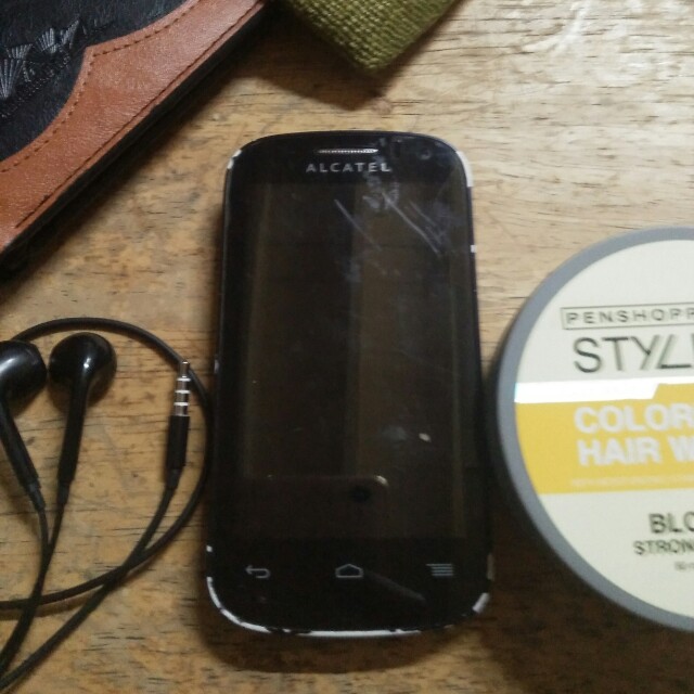 Alcatel (Category: Android Others) located in Manila. Submitted by bimbieautiful (Listing ID 146934274, Image 3). Description: Unit only. Offer your price..