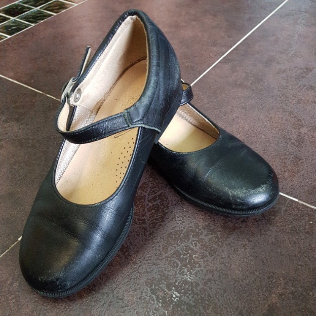 clark shoes leather