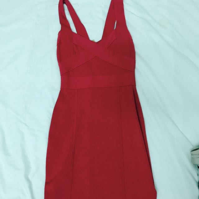 guess red bodycon dress