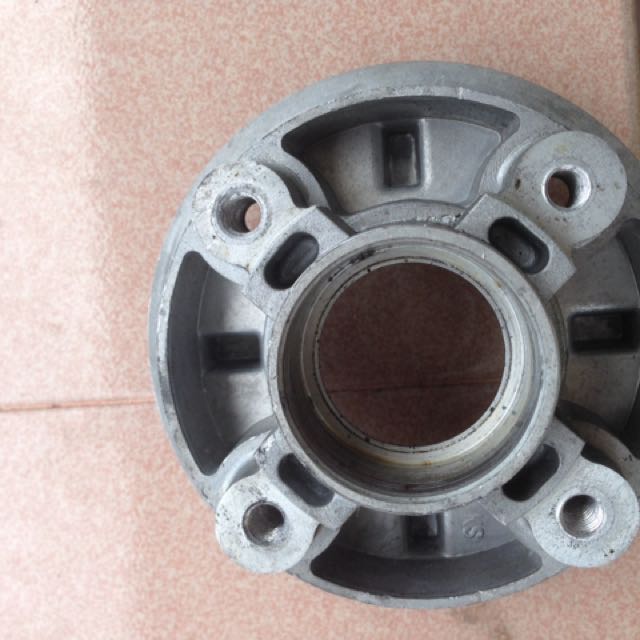 Hub sprocket 125z clearance
