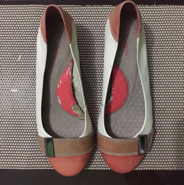 Preloved Flat By Hush Puppies Women S Fashion Women S Shoes On Carousell