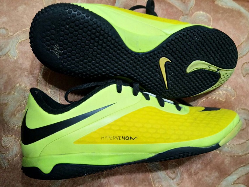 Sepatu futsal discount nike hypervenom 2017