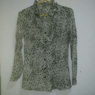 Kemeja lengan panjang motif tutul