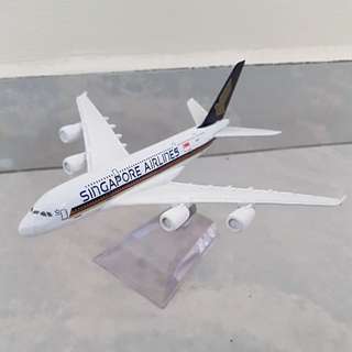 Singapore Airline A380 with display stand