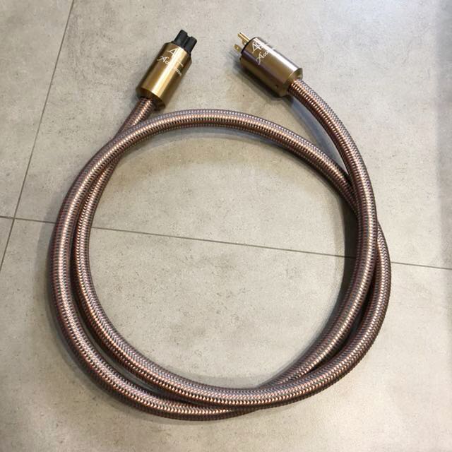 Accuphase Power cable, Mobile Phones & Gadgets, Mobile & Gadget