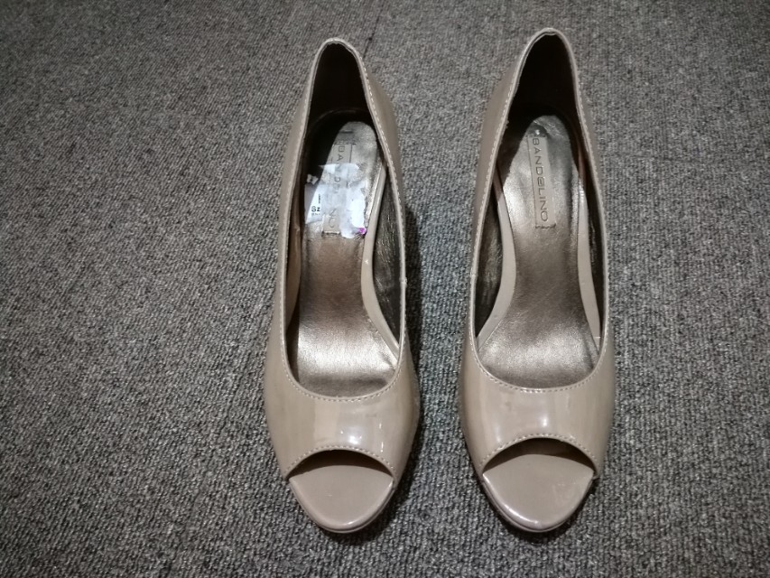 bandolino nude shoes