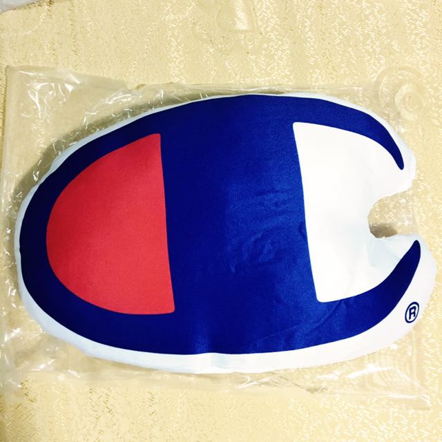 Champion 抱枕靠枕 居家生活 其他居家生活在旋轉拍賣