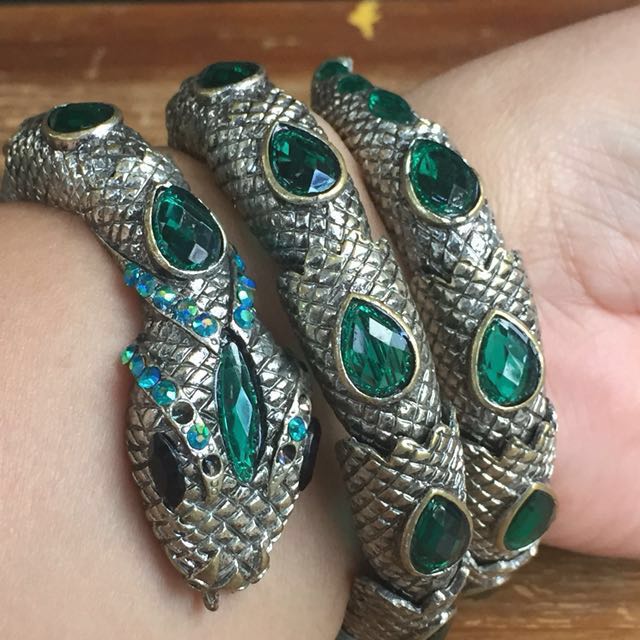 Emerald snake new arrivals bracelet