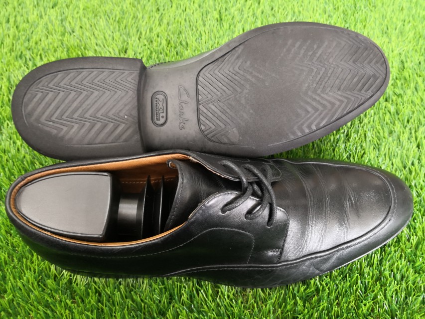 Extra Light XL Clarks UK9 For Sale