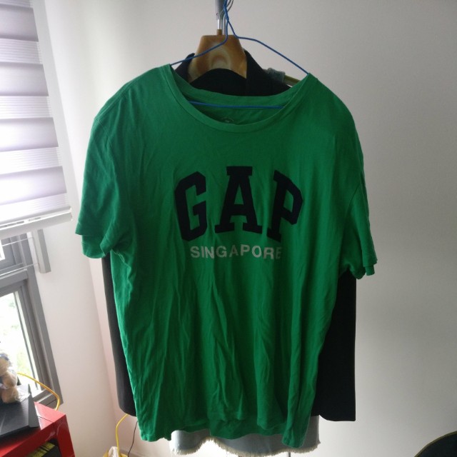 gap green shirt