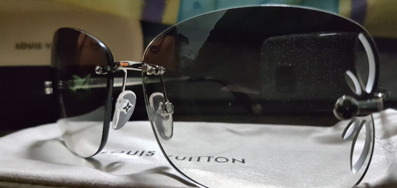 Louis vuitton lily hotsell sunglasses