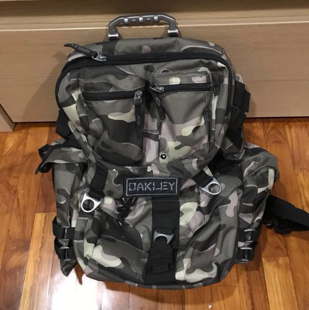 oakley mechanism backpack camo