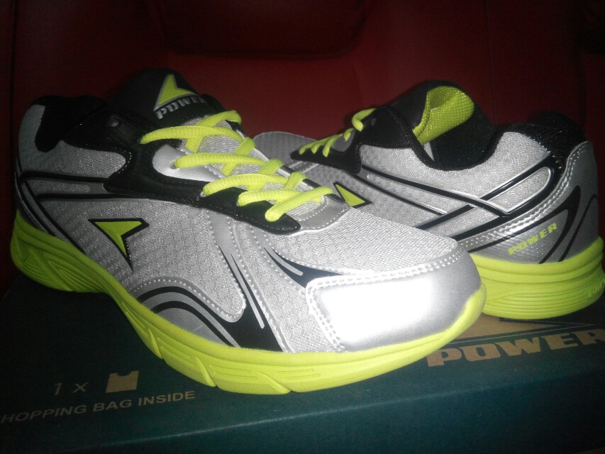 sepatu power running