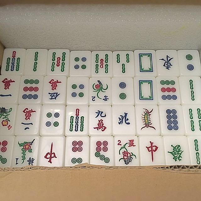 Standard Size Mahjong Tile Set (144 tiles), Hobbies & Toys, Toys