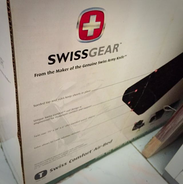 Swiss Gear Air Bed, Sports Equipment, Bicycles & Parts, Parts