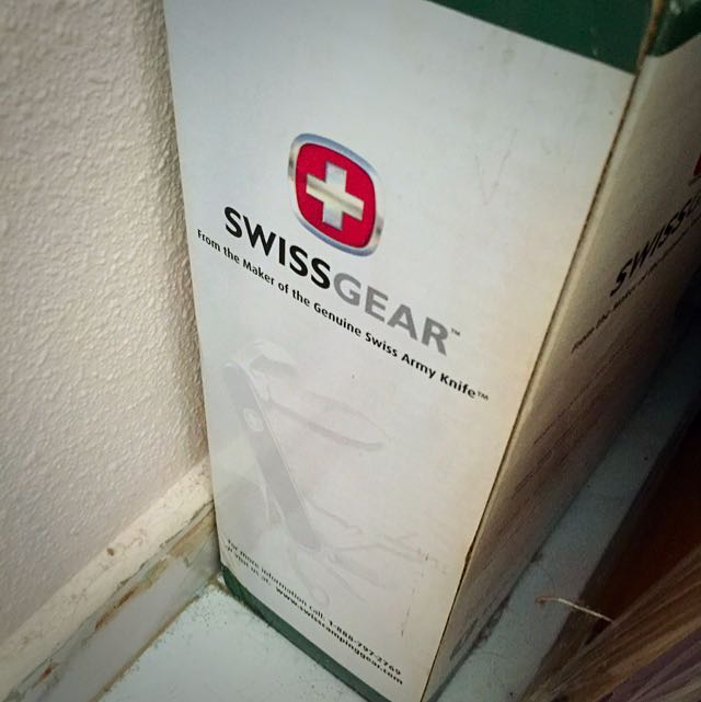 Swiss Gear Air Bed, Sports Equipment, Bicycles & Parts, Parts