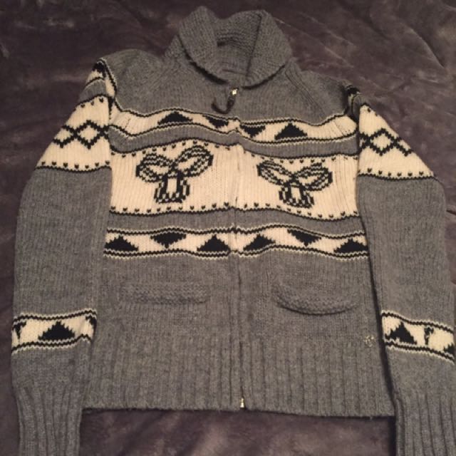Aritzia TNA Wool Knit Cabin Zip Up Sweater Women s Fashion