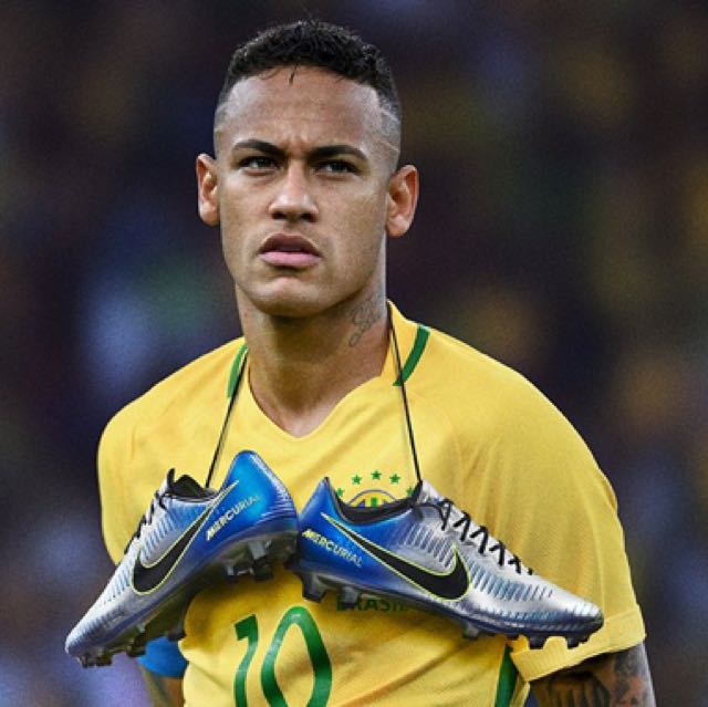 what shoe size is neymar