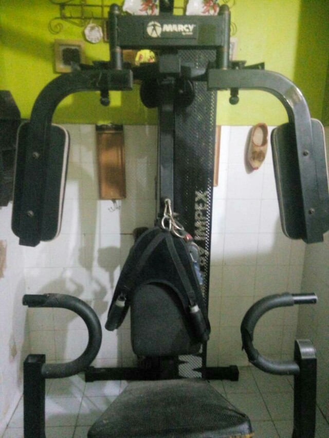 Exercise Machine (Category: Others) located in Seri Kembangan. Submitted by roseilla (Listing ID 147172906, Image 2). Description: not fully utilise.. self pick up free few more exercise items..