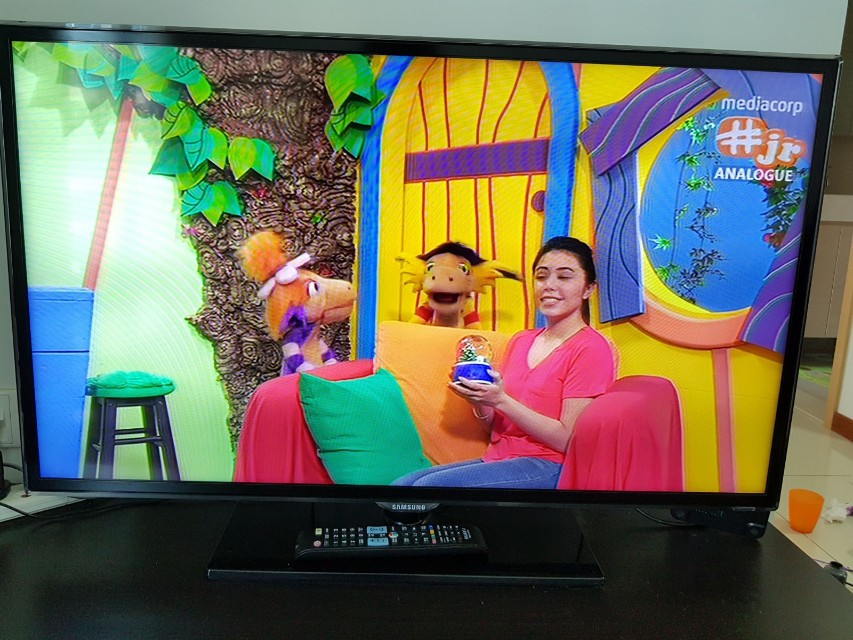 Samsung Smart 40 Inch Tv Plus Cabinet Home Appliances Tvs