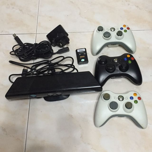 Xbox 360 Kinect Sensor And 3 Wireless Controllers Toys Games Video Gaming Consoles On Carousell
