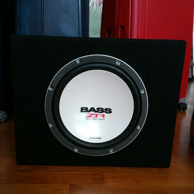 ALPINE SWR304D SUBWOOFER IN SEALED BOX. SIZE 12 INCH. EXCELLENT