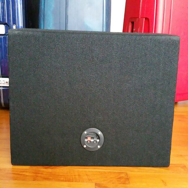 ALPINE SWR304D SUBWOOFER IN SEALED BOX. SIZE 12 INCH. EXCELLENT