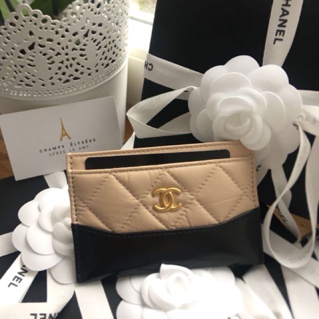 chanel gabrielle card holder