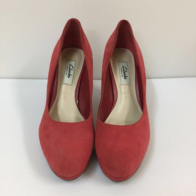 Clarks Red Suede Shoes, Women's Fashion 