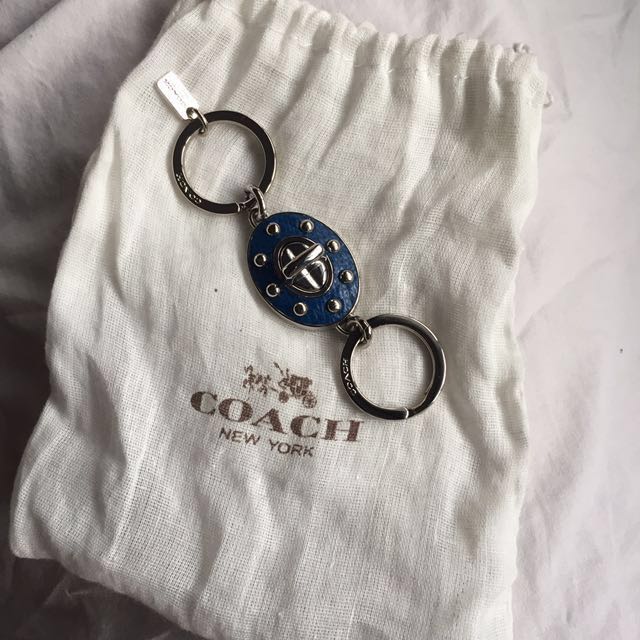 Coach turnlock deals valet keychain