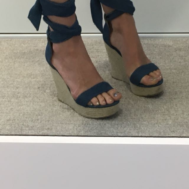 Kookai wedges top