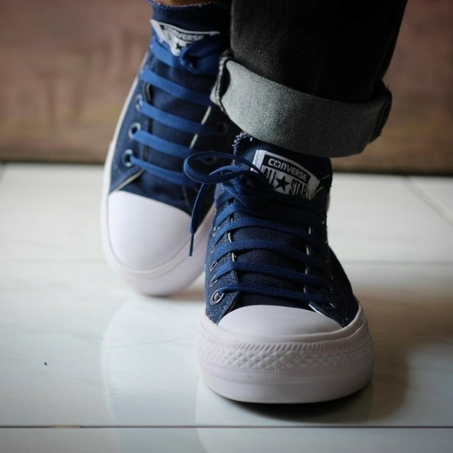 Sepatu converse navy blue discount