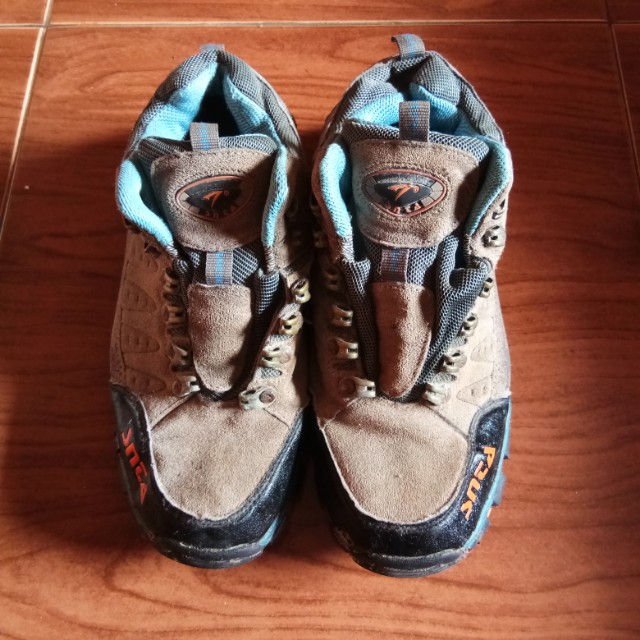 Sepatu Gunung Snta Waterproof Women S Fashion Women S Shoes On Carousell