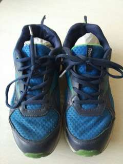 Sepatu sport reebook size 36 23.3 cm