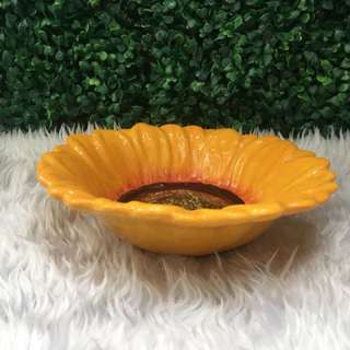 Large-sized ceramic sunflower plate