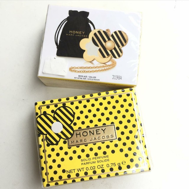 Marc Jacobs Daisy Solid Perfume With Necklace Health Beauty