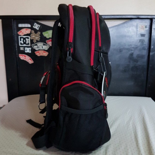 asus rog nomad v2 backpack