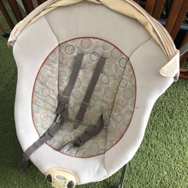 Graco baby bouncer, Babies & Kids, Infant Playtime on Carousell
