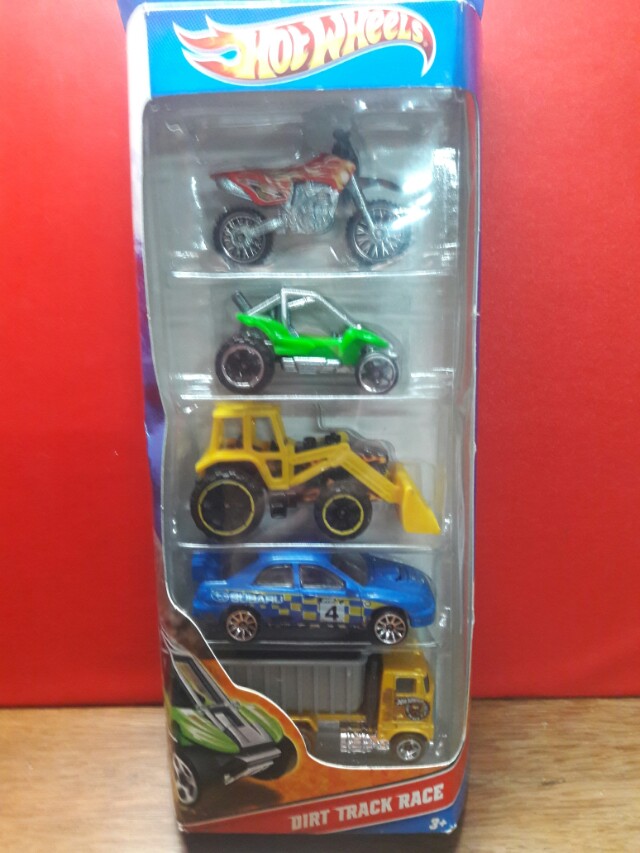 hot wheels dirt track cars