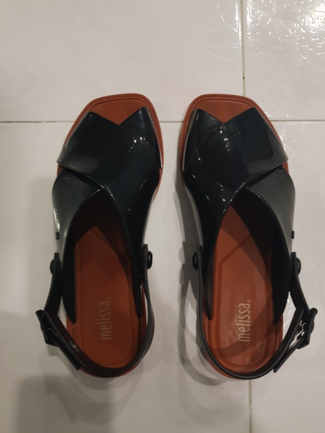 sauce sandal