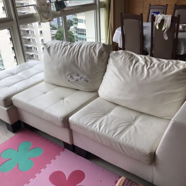 Sofa (Category: Sofas) located in Singapore. Submitted by wanguy (Listing ID 147511340, Image 2). Description: .