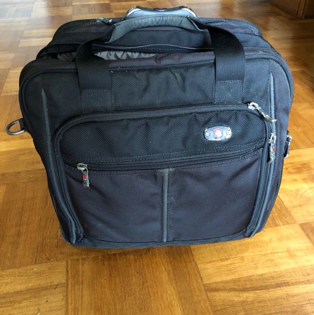 victorinox laptop trolley bag