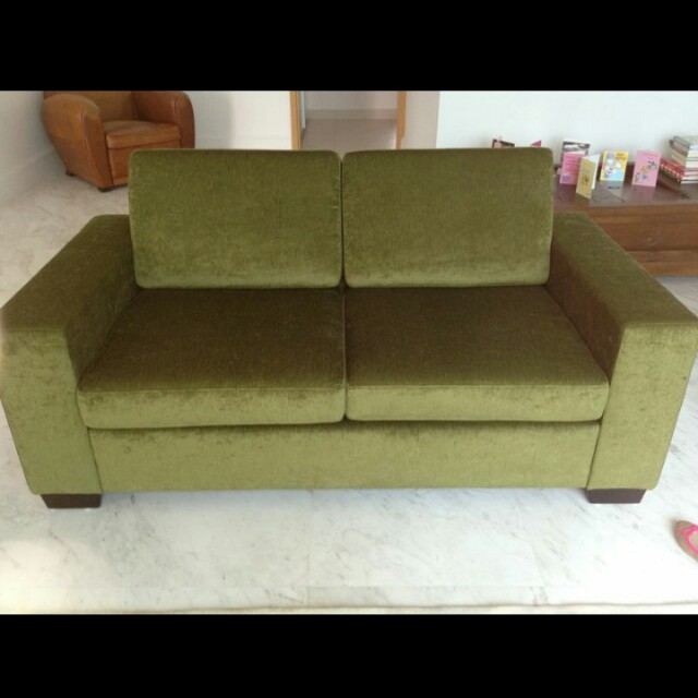 2 Seater Sofa Green Velvet Furniture Sofas On Carou 2 Seater Sofa Green Velvet