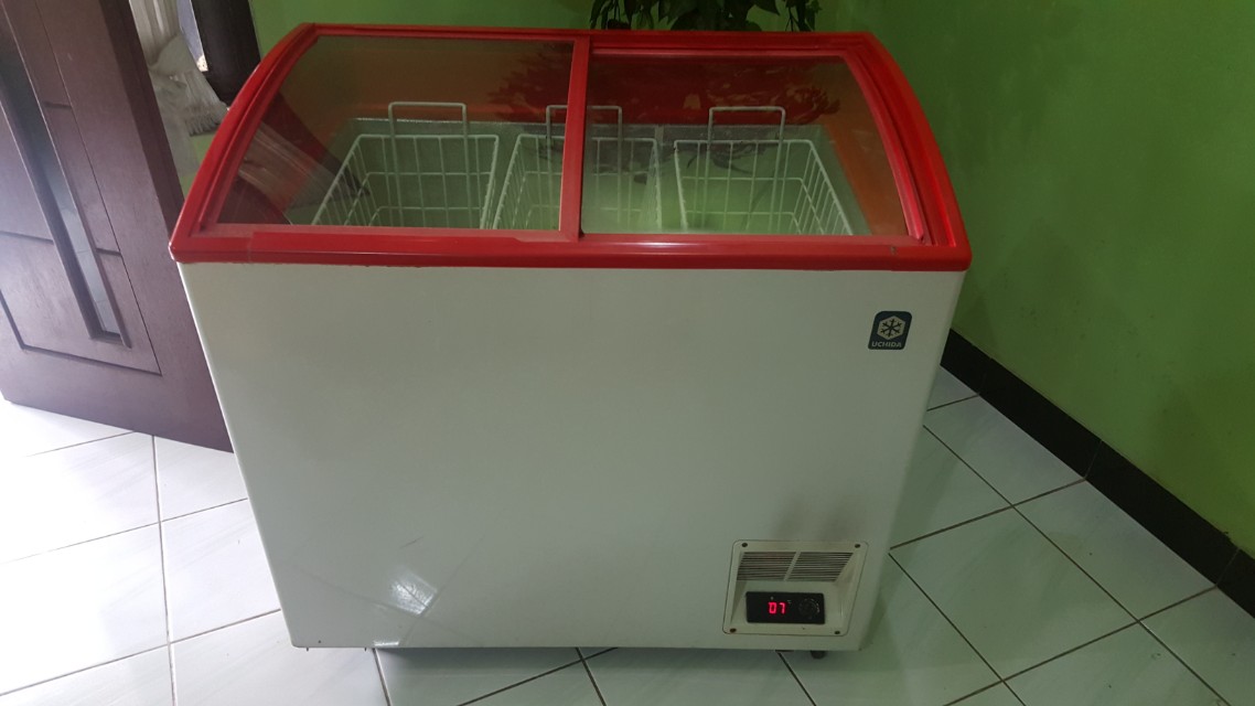 Freezer uchida shop 300 liter