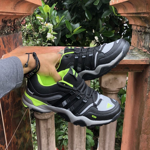 Adidas terrex 425