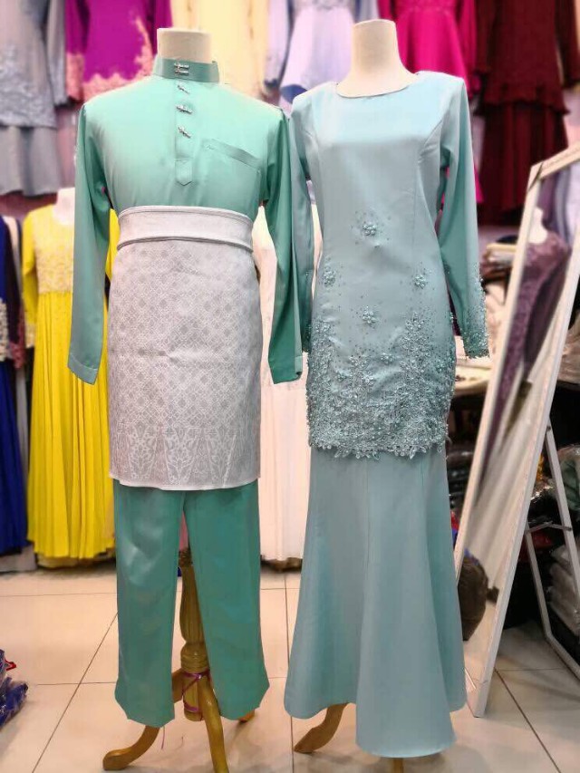 Baju Kurung Couple Women S Fashion Muslimah Fashion On Carousell
