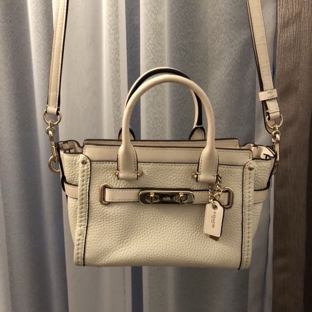 Coach Swagger 20 In Pebble Leather